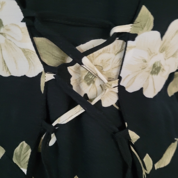 Flowered Maxi Dress - Picture 4 of 12